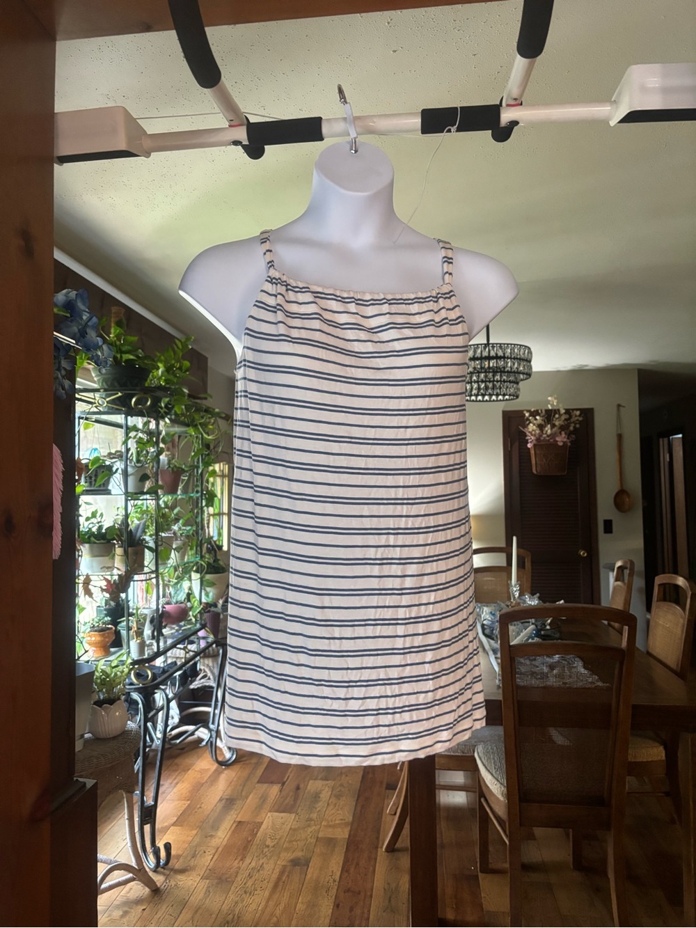 NWT Cabi Women’s Lightweight White & Navy Striped Sleeveless Tank MSRP $45